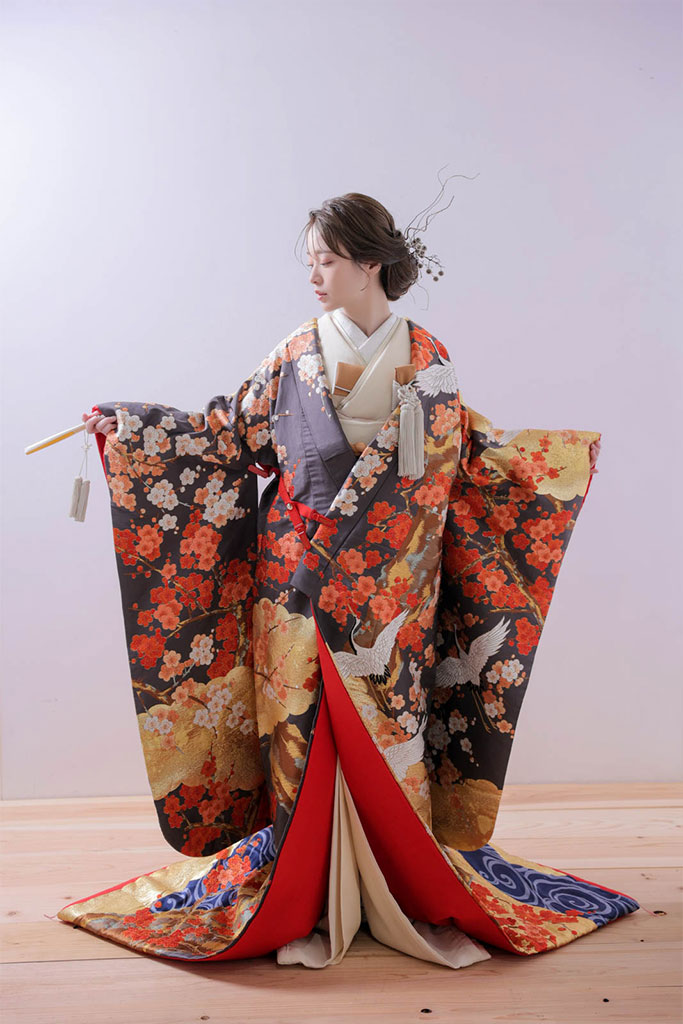 “KIMONO”